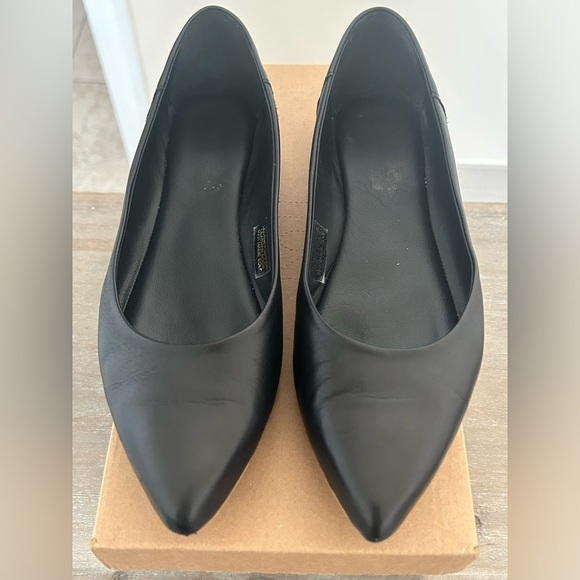 Black Coach & Four Juliette Flats - Picture 1 of 6